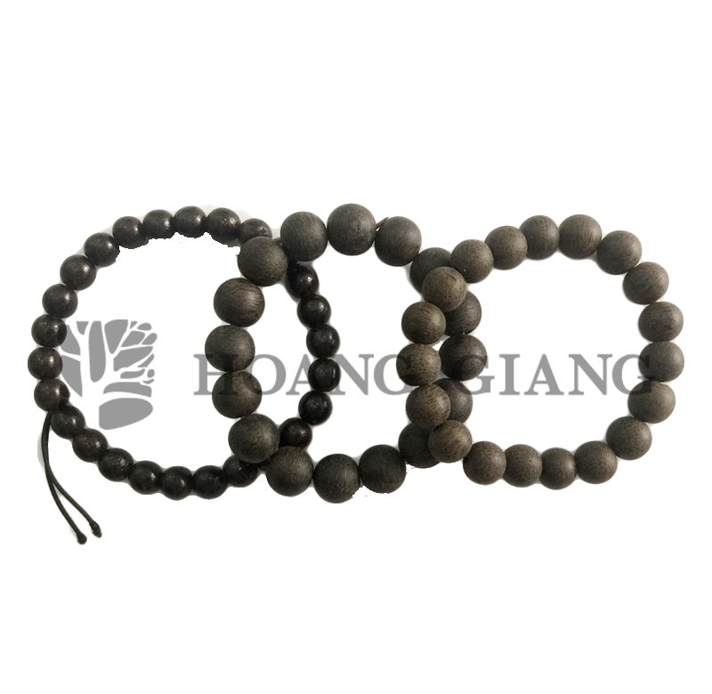 Finding and holding your lucky charm – Agarwood Bracelet