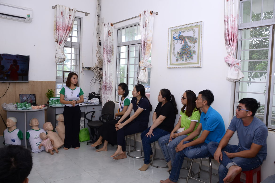 Basic First Aid training for staffs and workers at Hoang Giang Agarwood