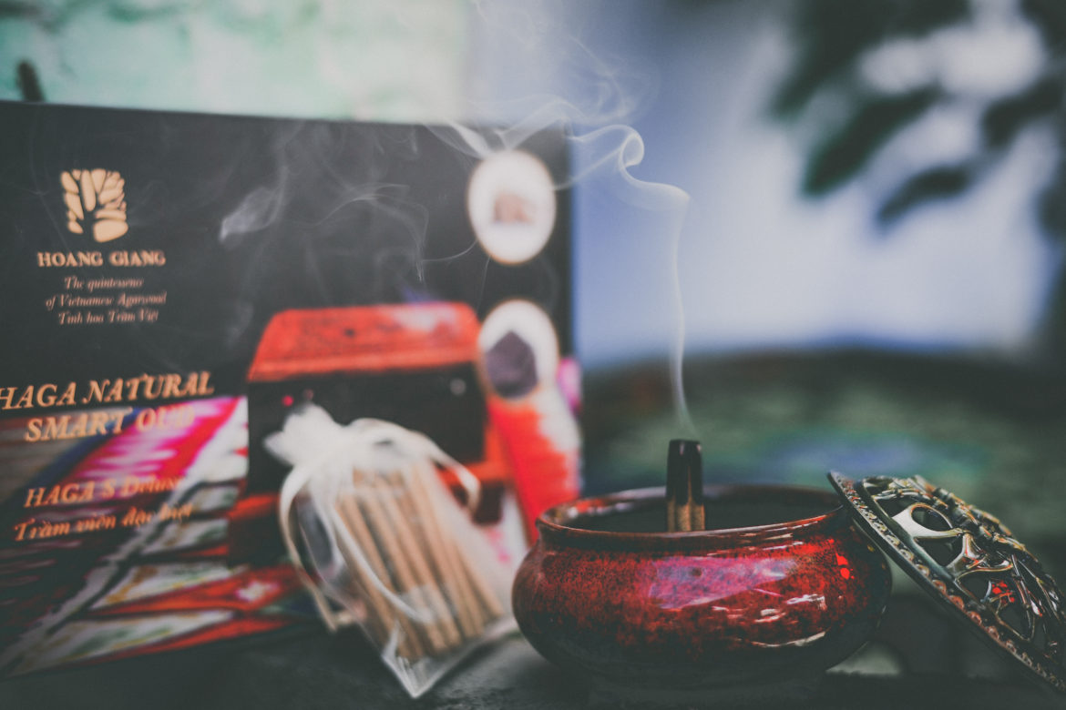 05 Values Hoang Giang Agarwood serves to customers