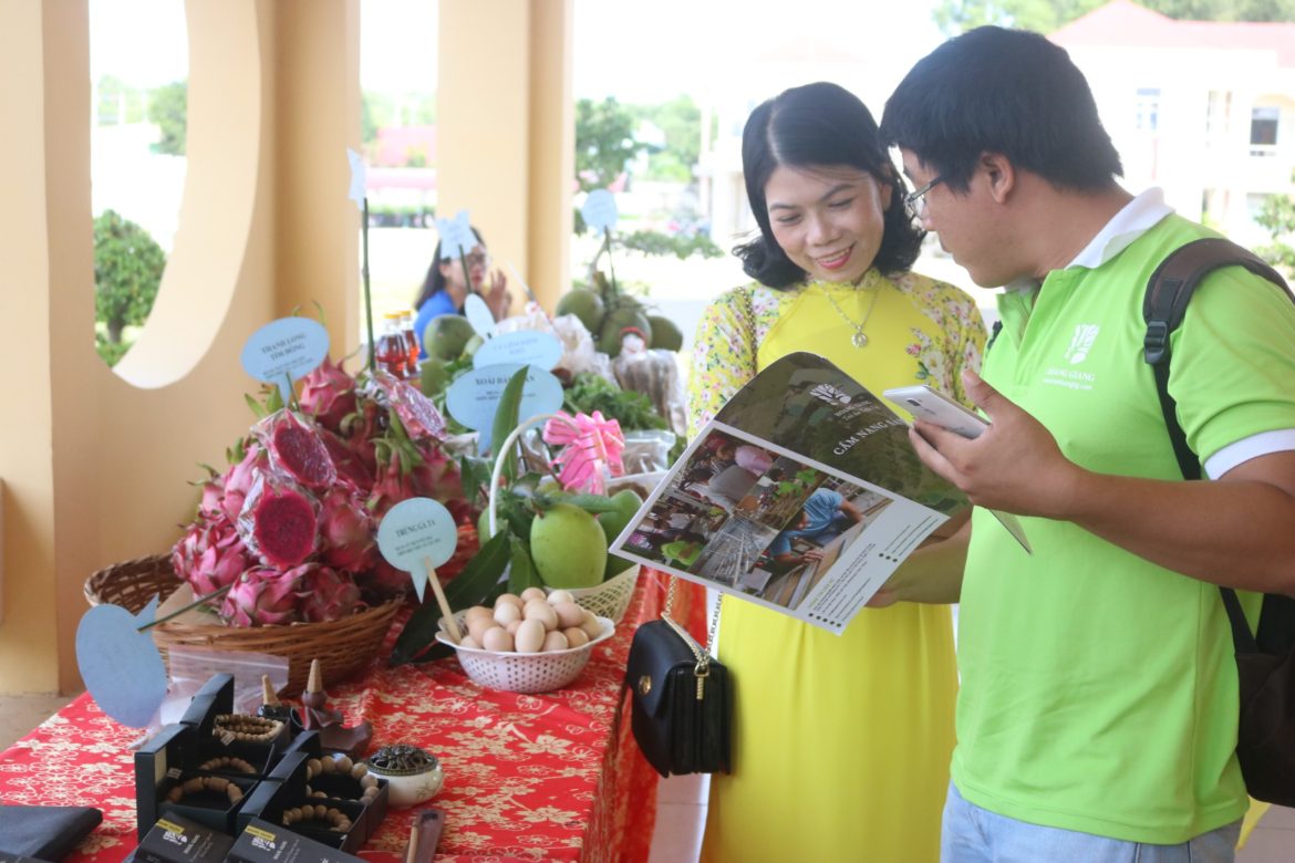 Meeting & celebrating the 89th anniversary of the Vietnam Women’s Union Establishment Day and the ” Women’s Start-up Day” in 2019