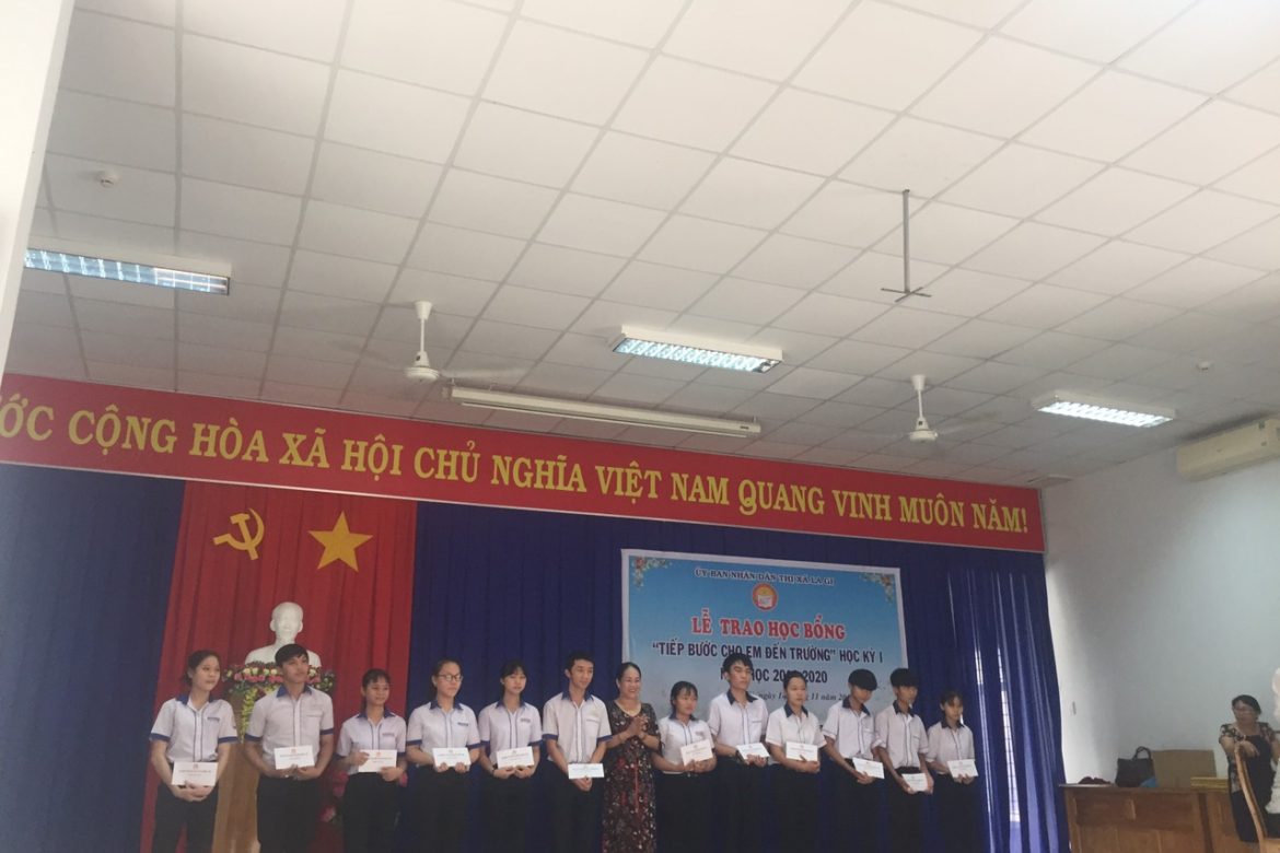 Ceremony of awarding the “Following you to school” scholarship – first term of the school year 2019-2020