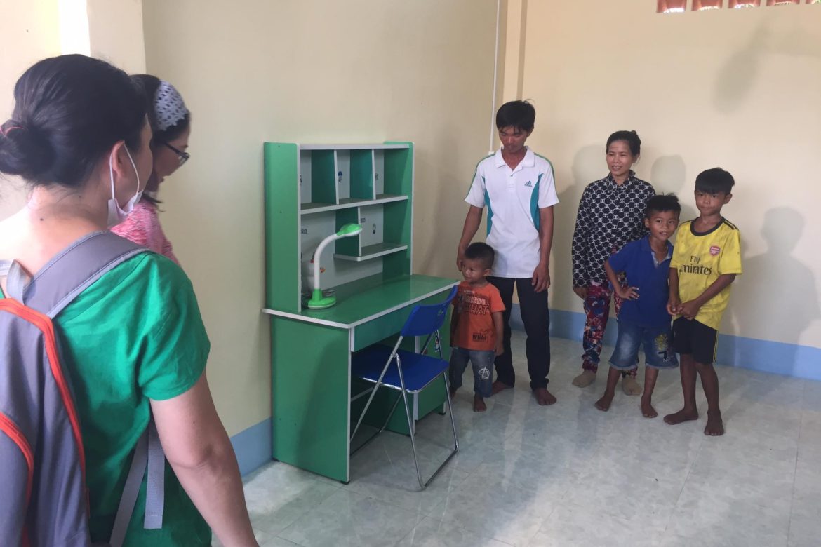 Hoang Giang Agarwood traveling with charitable program “Together build a dream” of HVT9 TV channel at Binh Thuan homeland