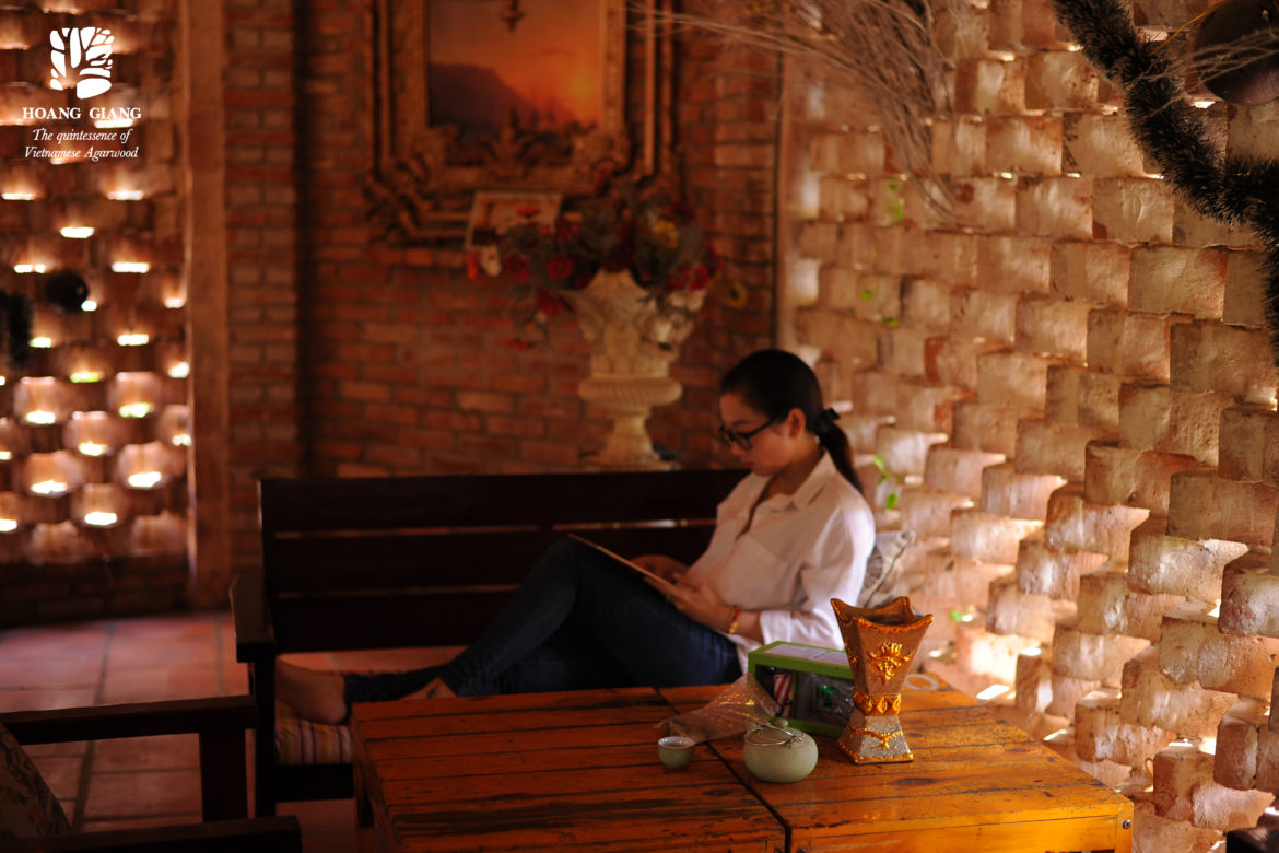 Provide your living space ventilation, air thorough clean with Agarwood (Oud)