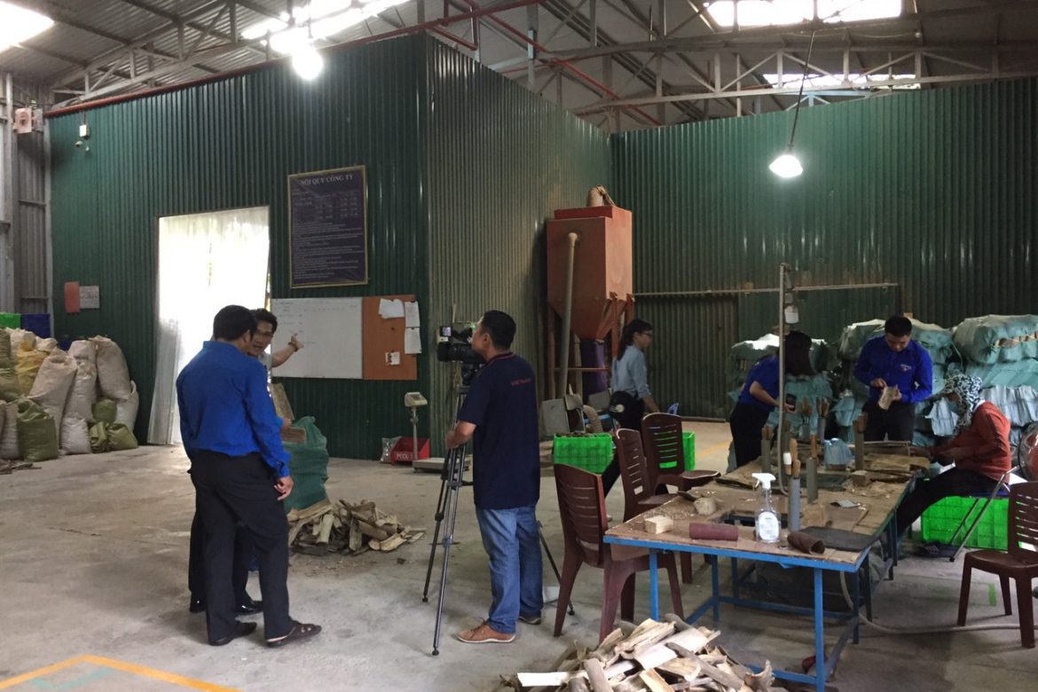 Binh Thuan TV visited Hoang Giang Agarwood Company for the most truthful reportage