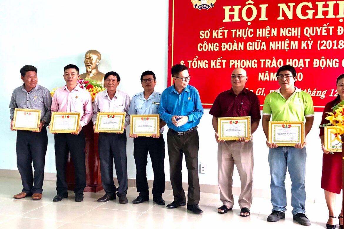 Trade Union of Hoang Giang Agarwood Limited Company received commendation at the Conference on implementing the Resolution Congress of the Trade Union 2020