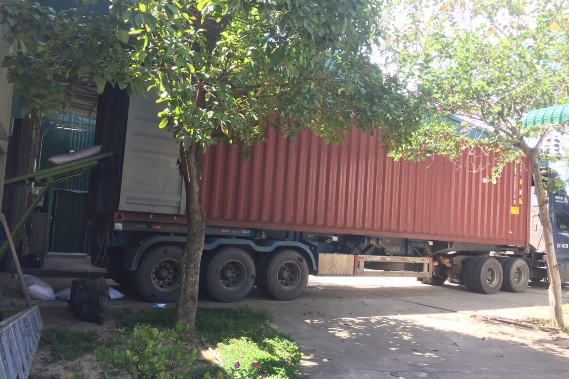 Overcoming difficulties during the pandemic to continue the journey of bringing Vietnamese Agarwood (Oud) to everywhere by Hoang Giang Agarwood manufacturer