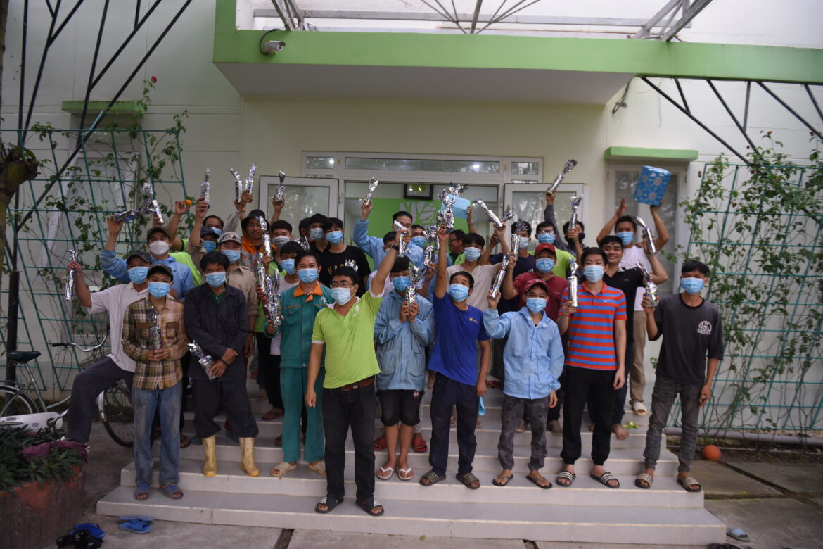 Scholarships to children of employees, tea party on International Men’s Day, birthday party of November of Hoang Giang Agarwood members