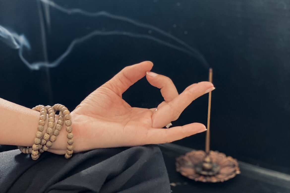 يوغا، سر إنهاء العقل المشغول للغاية مع هاغا أعواد العود الذكي الطبيعي