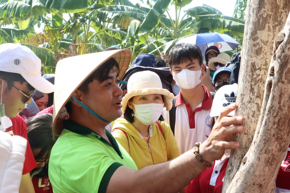 A practical high school student’s study tour & field trip to HAGA Oud