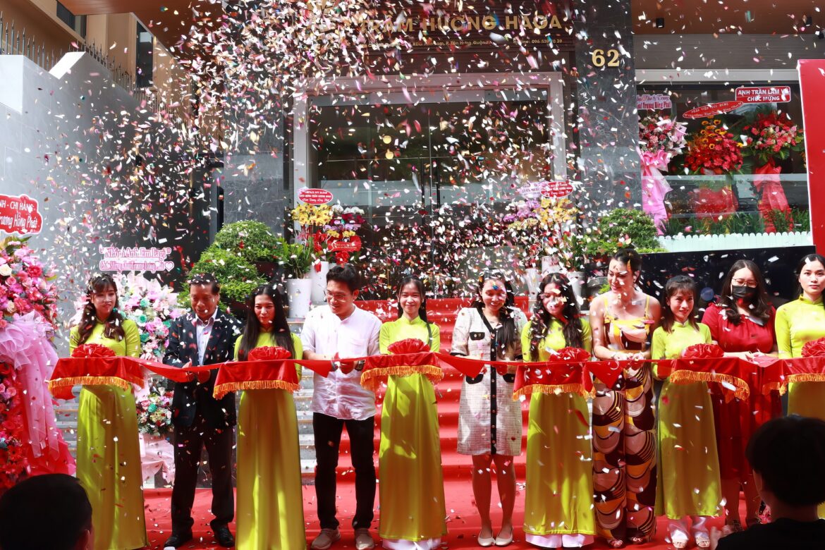 هاغا العود – جوهر العود الفيتنامي: حفل الافتتاح لأول صالة العرض في مدينة هو تشي منه بعام ٢٠٢٣